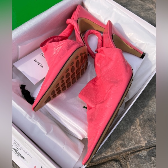 Bottega Veneta - Picture 1 of 9